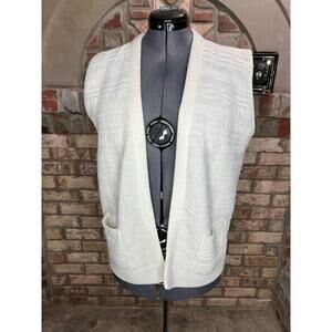 Milrank Sweater vest geometric textured cream pockets